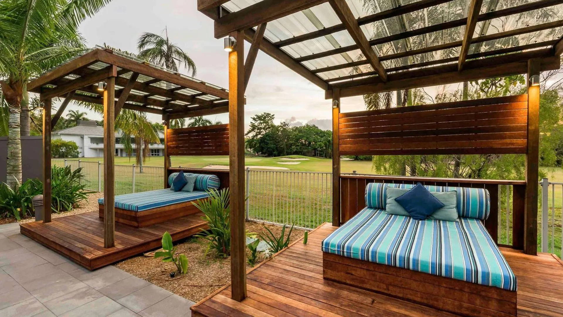 The Sebel Palm Cove Aparthotel 4*,